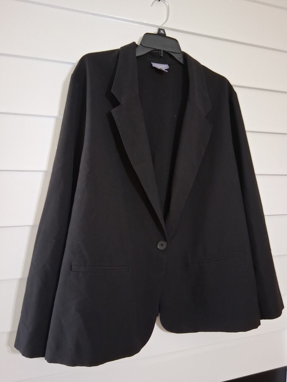 Laura Scott Black Single-Button Notch Lapel Blazer